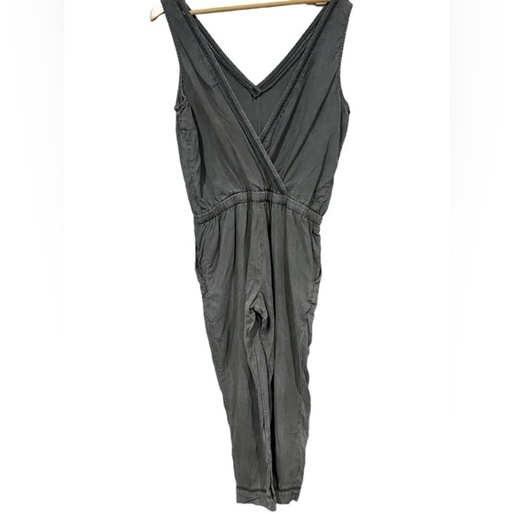 Anthropologies Cloth And Stone Gray Size Small Jumpsuit Romper Pants Wrap top - Picture 2 of 8